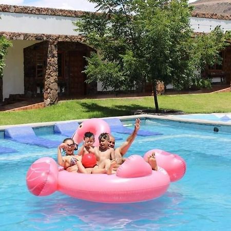 Hotel Hacienda Las Marias Meoqui Екстериор снимка